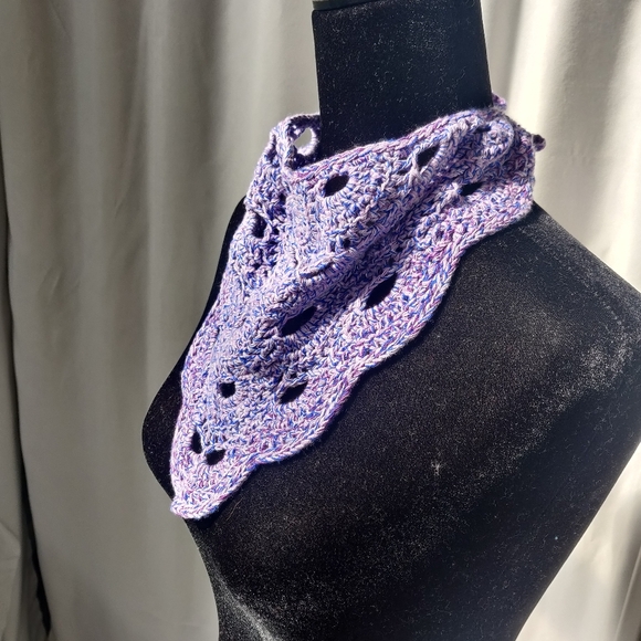 Hand Made Poncho with Head Scarf - Picture 7 of 9